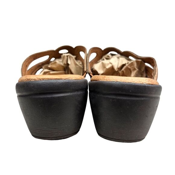 Clarks Artisan‎ Womens Mule Wedge Sandals Brown Stitched Leather Cushioned Sz 9M - Picture 2 of 8